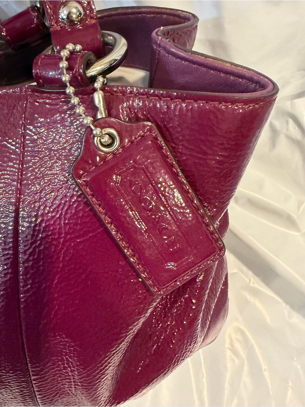 Coach Soho Patent Leather Shoulder Bag Magenta/Berry Silver Buckle EUC - Picture 3 of 15